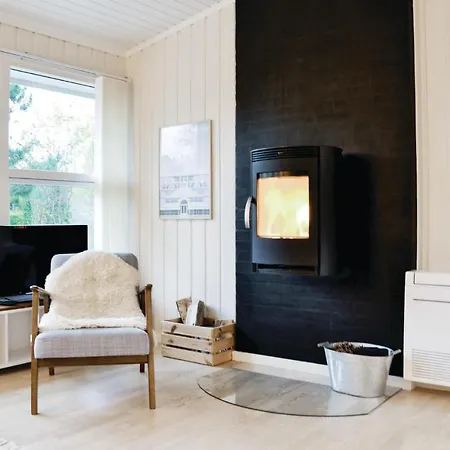 Three Bedroom Holiday In Vejby