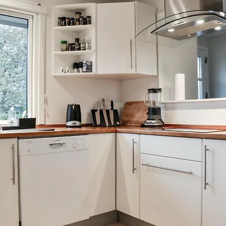 Three Bedroom Holiday In *