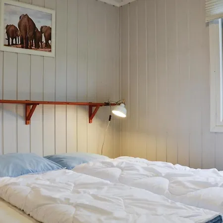 Three Bedroom Holiday In Vejby